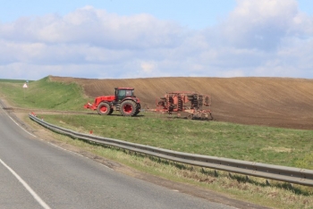 Аграрии выполнили задание по севу на 88%. Посмотрите подробности с полей