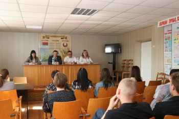 Встреча председателя райисполкома Д.Пимошенко с молодыми специалистами социальной сферы и работающей молодежью