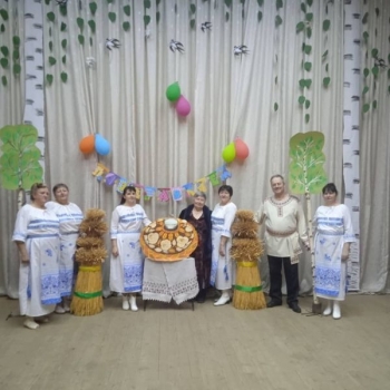 Сельские учреждения культуры активно поздравляли жителей Мстиславского района с Днём сельского хозяйства работников перерабатывающей промышленности