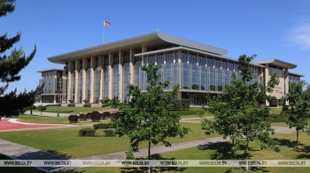 Лукашенко подписал закон о днях для диспансеризации и сокращенной работе для многодетных