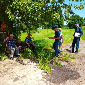 Выезд автоклуба Мстиславской ЦКС оказался приятным и полезным для жителей и гостей малонаселённых деревень