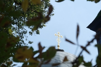 Узнали, в какой деревне района установили крест-памятник