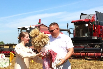 Собрать всё до последнего колоска. В Мстиславском районе прошли «Зажинки»