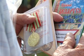 Поздравления с 80-летием освобождения Беларуси. В Мстиславле чествуют бывших узников концлагерей