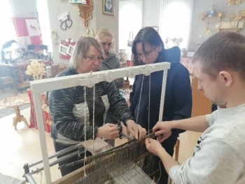 Мастер-класс по ткачеству прошел в районном Доме ремесел г. Мстиславля