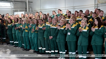 Подарок, который мы сделали своими руками". Лукашенко официально запустил производство БНБК