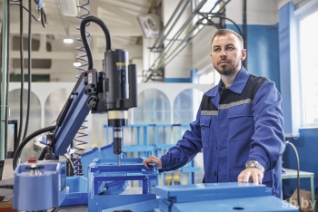 От мастера до замначальника цеха: рабочий ОАО «Могилевлифтмаш» о возможностях для самореализации в Беларуси