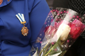 Президент Беларуси Александр Лукашенко 24 февраля подписал Указ № 56 о награждении орденом Матери