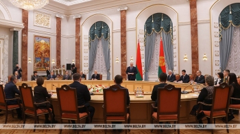 Лукашенко: белорусской науке есть чем гордиться, но нет времени почивать на лаврах