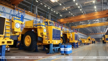 БЕЛАЗ должен был умереть, а он ставит рекорды". Боглаев о том, что Беларуси дали западные санкции