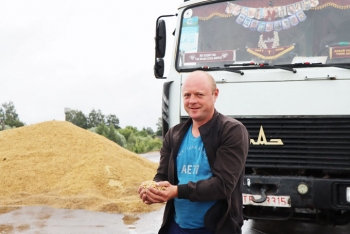 Есть 25 тысяч тонн хлеба. Посмотрите, как идёт уборочная кампания