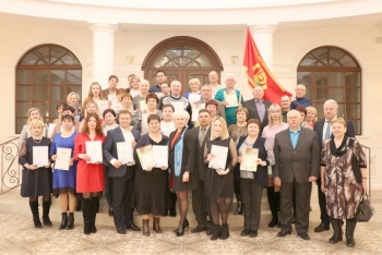 Мстиславчанам вручили благодарности за вклад в жизнь района