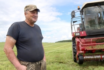 Аграрии Мстиславщины ведут работы в комплексе. Посмотрите какие