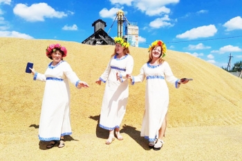 Что дарят работники культуры труженикам полей