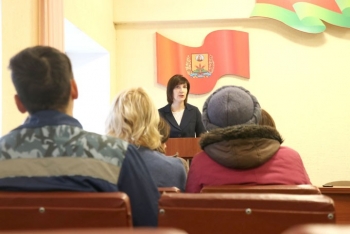 В ОАО «Мстиславльлён» прошла встреча заместителя председателя райисполкома Ольги Судиловской и начальника отдела идеологической работы, культуры и по делам молодёжи райисполкома Натальи Бискуп с трудовым коллективом