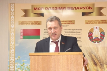 С какими вопросами жители района обратились к сенатору