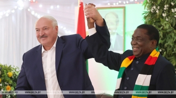 Лукашенко: Беларусь всегда готова подставить плечо Зимбабве